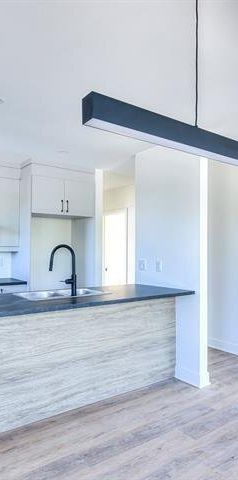 Appartement Saint-Zotique À Louer - Photo 1