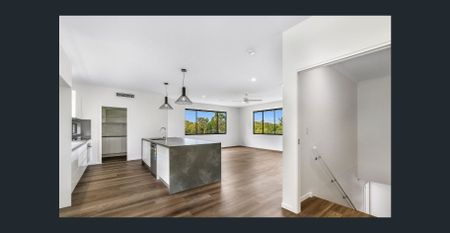 Acreage Living with Space, Comfort & Style – 7 Mewsdale Row, Tallai - Photo 2