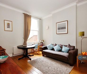 1 bedroom in a flat share to rent - Photo 1