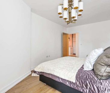 Royal Winchester House, Bracknell, RG12 - Photo 3