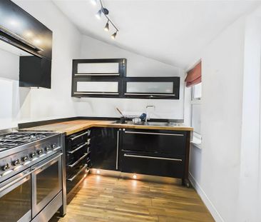 4 bedroom private hall to rent - Photo 3