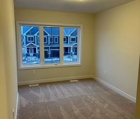 For Lease - 54 ROWLOCK Street, Welland, Ontario - Photo 5