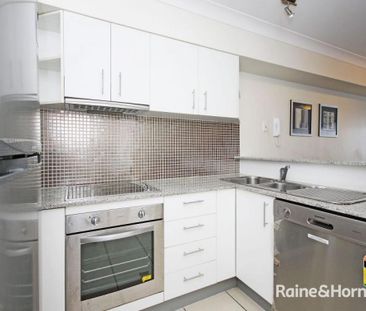 2 Bedroom - 2 Level Apartment In The Heart Of Spring Hill - Photo 6