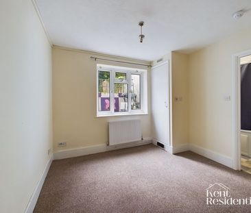 1 bed flat to rent in New Road, Chatham, ME4 - Photo 3