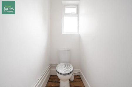 2 bedroom flat to rent - Photo 2