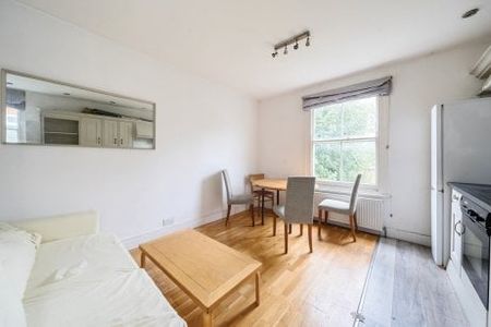 3 bedroom flat to rent - Photo 3