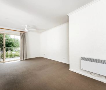 Sun drenched apartment - Photo 1