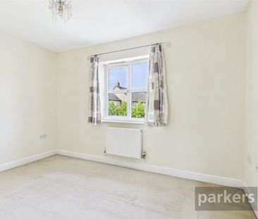 Elmhurst Way, Shilton Park, Carterton, Oxfordshire, OX18 - Photo 2