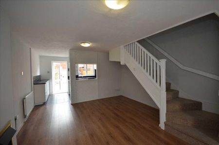 2 bedroom terraced house to rent - Photo 3