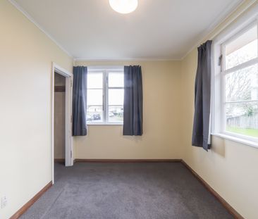 Charming 3-Bedroom Family Home in a Lovely Cul-de-Sac - Photo 4