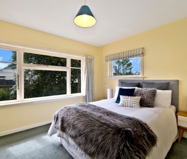 Sunny 3 Bedroom standalone house in Bryndwr Rd - Photo 6