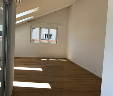 Moderne 3.5 Zimmer-Dachwohnung an Zentrumslage - Photo 4