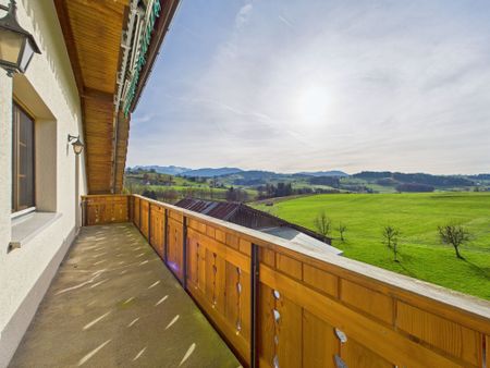 Generous 3.5-room apartment with pool & mountain view Your new home in Alterswil - Photo 4