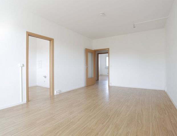 2 Zimmer, großer sonniger Balkon und Tageslichtküche - Photo 1