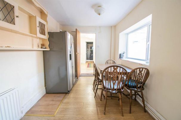 4 bedroom terraced house to rent - Photo 1