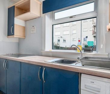 3 bedroom terraced house to rent - Photo 6