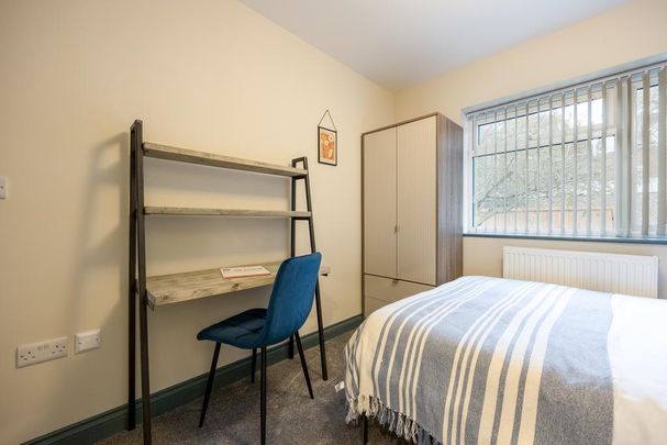 1 bedroom in a house share to rent - Photo 1