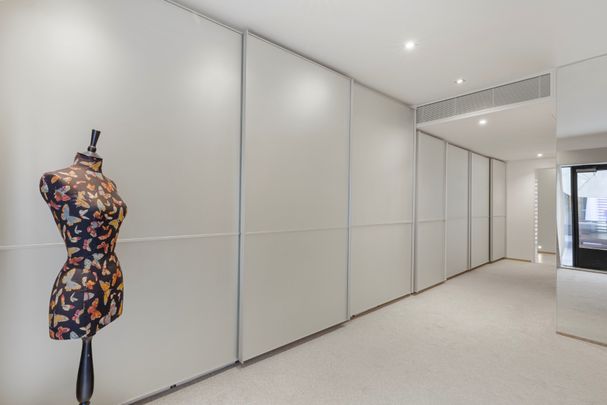 A Turnkey Apartment on One of London’s Finest Garden Squares - Photo 1
