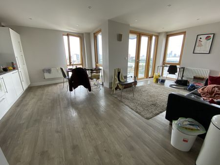 3 Bed Flat, Salcombe Court, E14 - Photo 2