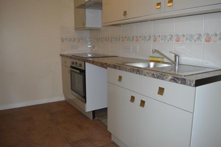 1 bedroom flat to rent - Photo 2