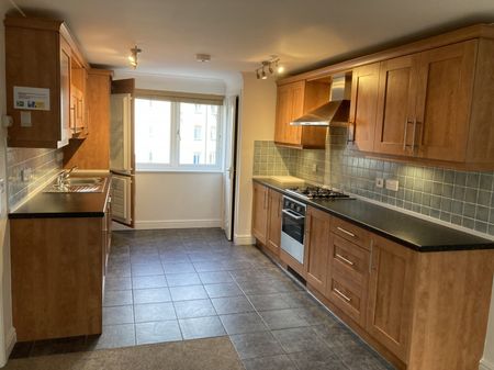 14 Tresooth Court, Penryn - Photo 4