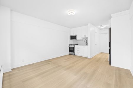 1900 Av. Lincoln, #106 - Photo 2