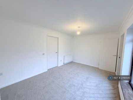 3 bedroom terraced house to rent - Photo 5