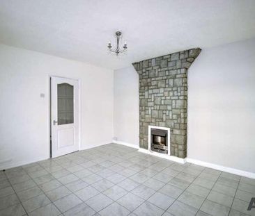 Leyburn Crescent, Romford, RM3 - Photo 2