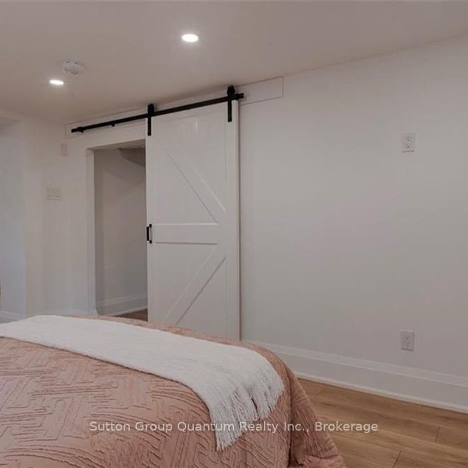 For Lease - 108 REBECCA Street, Oakville, Ontario - Photo 1