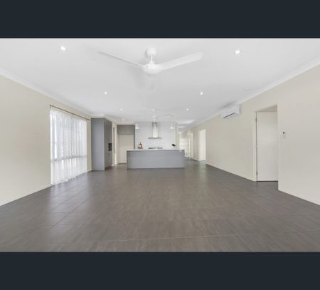 14 Genesta Circuit, Redlynch, Qld 4870 - Photo 4