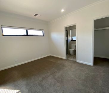 Beautiful boutique 2x2 apartment in North Perth - Photo 1