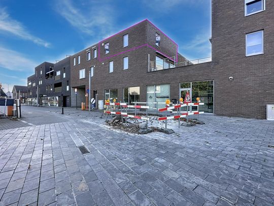 Ruim appartement in het centrum met groot terras, 1 slaapkamer, staanplaats en berging. - Foto 1