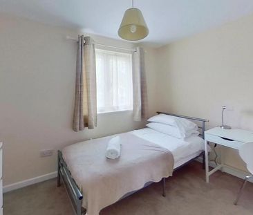 4 bedroom private hall to rent - Photo 4