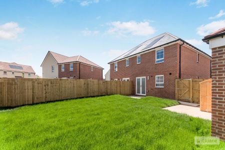 3 bedroom semi-detached house to rent - Photo 2