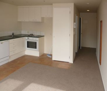 Sunny Meridian Apartment - Photo 3