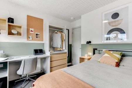 1 bedroom in a house share to rent - Photo 4