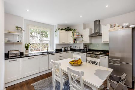 3 bedroom terraced house to rent - Photo 4