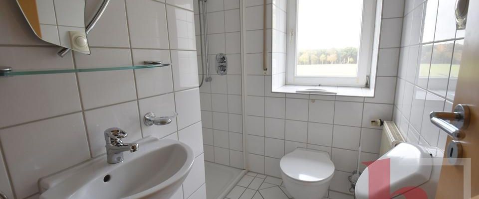 Geräumige 5-Zimmer-Wohnung mit 2 Balkonen in ländlicher Holdorfer Lage - Foto 1