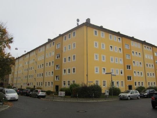 Renovierte 2-Zimmer-Wohnung mit EBK ab sofort zu vermieten - Photo 1