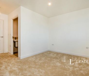 4 bedroom detached house to rent - Photo 4