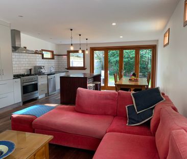 Stylish Mountain Cottage - Photo 1