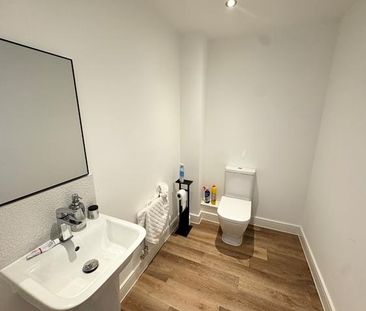 3 bedroom semi-detached house to rent - Photo 4