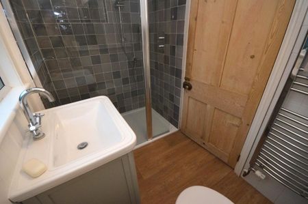 3 bedroom terraced house to rent - Photo 4