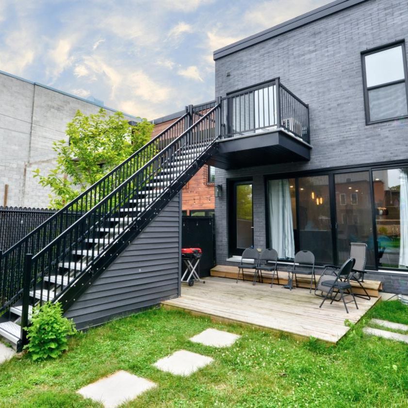 Unit None: Entire unit - Photo 1