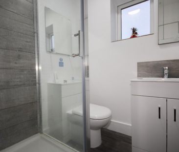 1 bedroom in a house share to rent - Photo 6