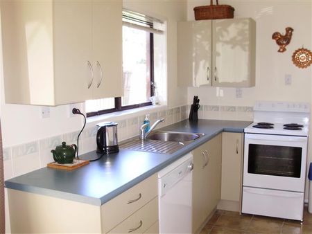 One Street Back from The Beach - Papamoa - Photo 2