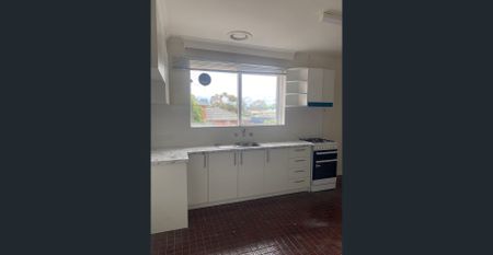 Spacious Apartment! - Photo 5