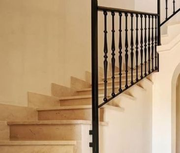 Luxury Townhouse for rent in Estepona, Andalusia - Photo 2