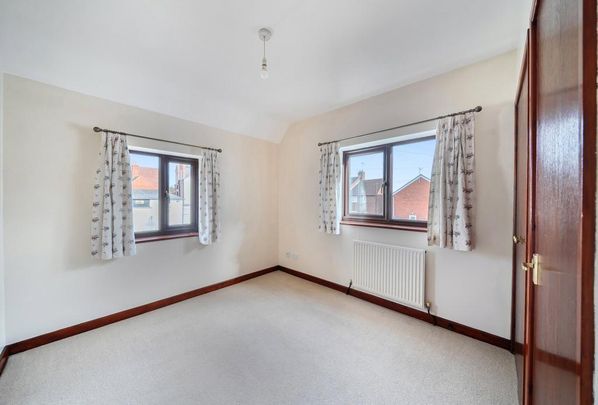 2 bedroom end of terrace house to rent - Photo 1