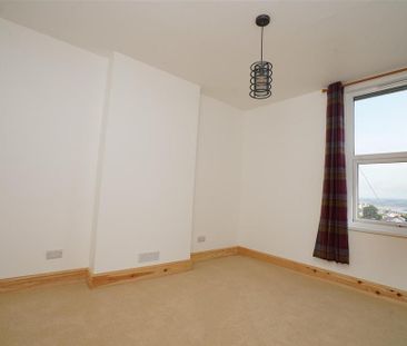 3 bedroom end of terrace house to rent - Photo 6
